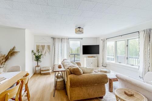 Pleasant Pond Unit B