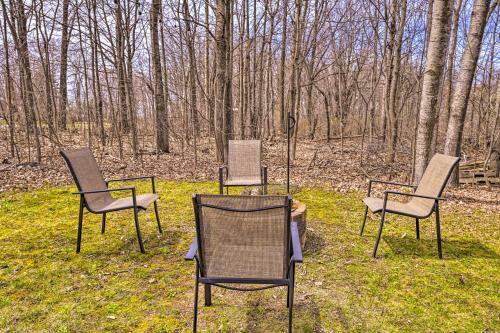 Mosinee Retreat With Fire Pit, 1 Mi To River!