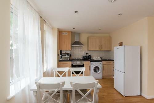 Convenient One Bedroom Apartment Near City Centre