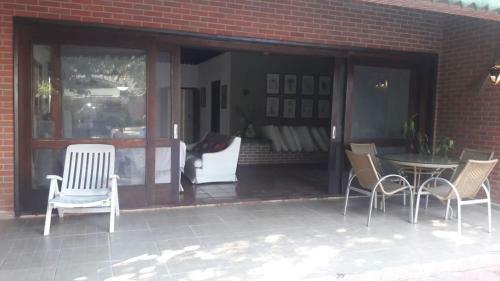 Linda E Confort�vel Casa Com Piscina No Guaruj�