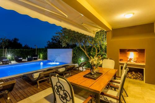 Villa Fox Exclusive