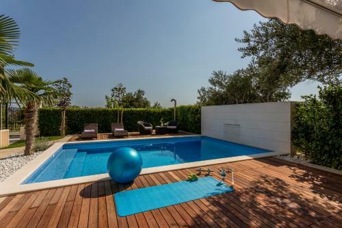 Villa Fox Exclusive