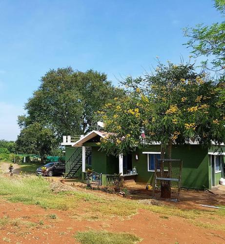 Hotel Aarraams Farms & Resorts