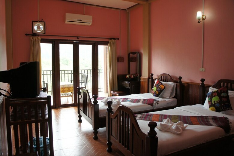 Hostal Domon Guesthouse