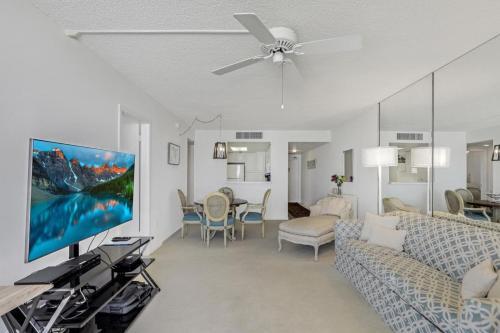 Tradewinds 817