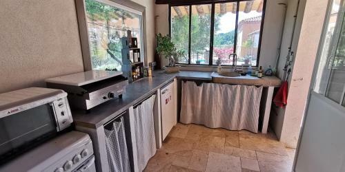 Hostal Maison D'h�tes La Garenne
