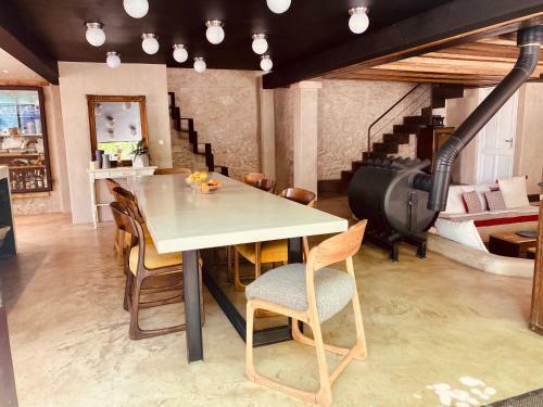 Hostal M&s - Bed And Breakfast
