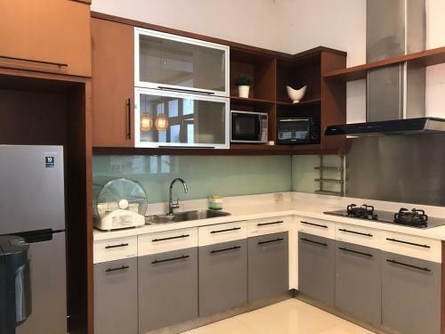 Cottonwood 4br Villa Sutami With Pool Netflix Bbq