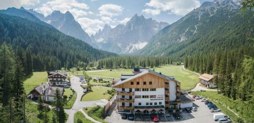 Hotel Dolomitenhof & Chalet Alte Post