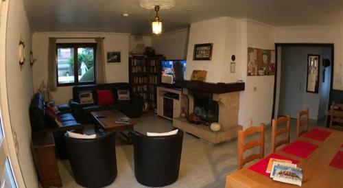 Albergue Debbie's Crew House