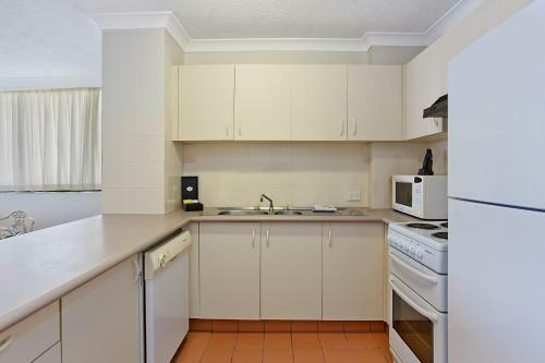 Aries Holiday Apartments
