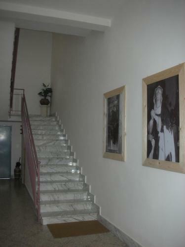 B&B Gallery