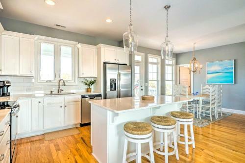 Bright Fargies Cove Home About Walk To Beach!