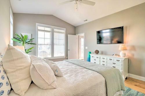 Bright Fargies Cove Home About Walk To Beach!