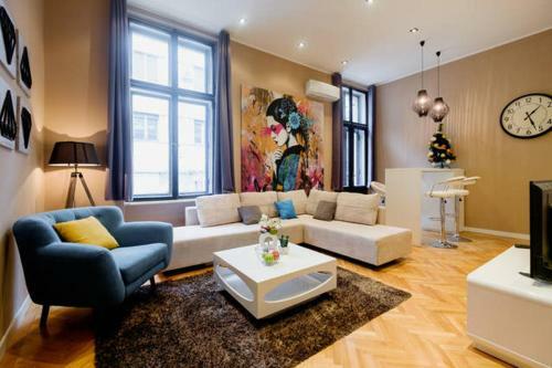 Lella Apartment - Pedestrian Zone & Charming Balcony