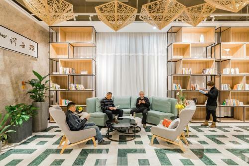 Atour Hotel (tongxiang Zhenxing Road)