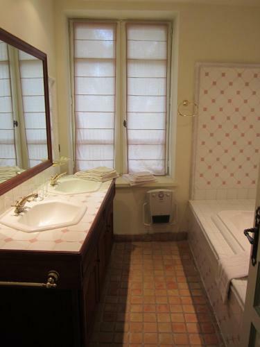Hostal Ch�teau De Jonqui�res - Narbonne