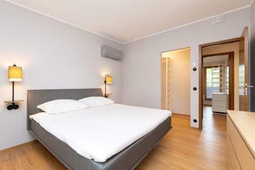 Self-check-in 3 Bedroom Apartment With Sauna And Balconies