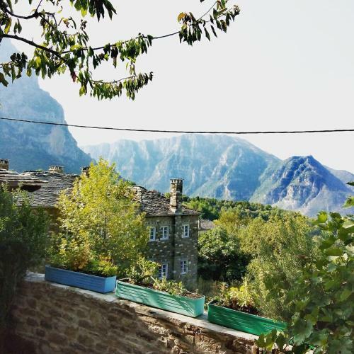 Hostal Morfeas Guesthouse