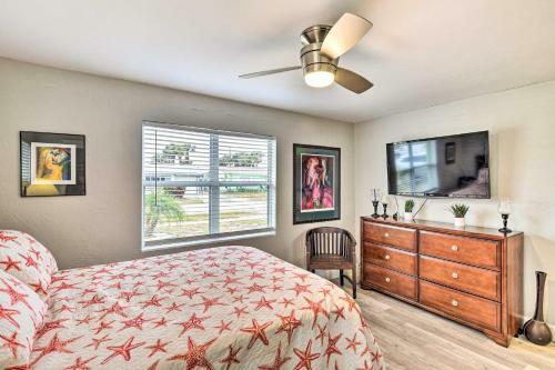 Colorful, Pet-friendly Home Near Ormond Beach