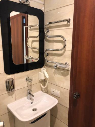 El Mundo Apartments