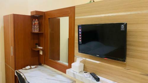 Asmi Hotel