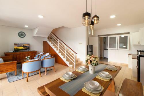 Villa Keluarga Resor Dago Pakar Bandung - Dengan View Bukit
