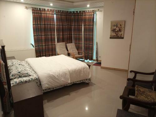 Lovely Apartment With 2 Bedrooms And A Kitchen