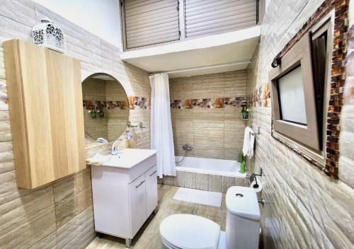 Apartamento Cozy Family Home In Medieval Acre