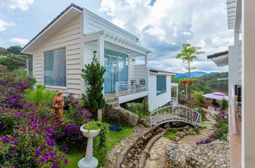 Shin Village Hotel
