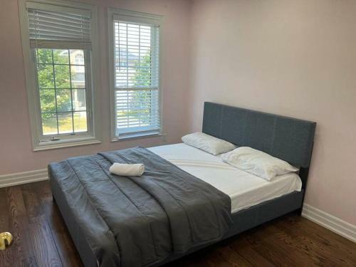 Cheerfully 3 Bedroom Home With Free Parking & Wifi