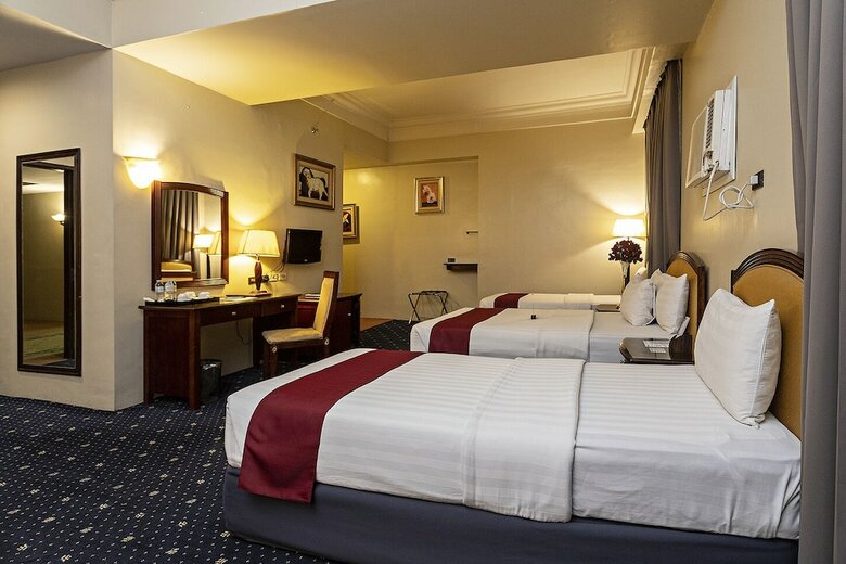 Sarrosa International Hotel And Residential Suites