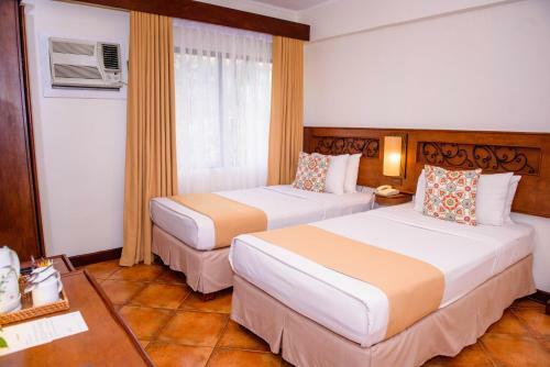 Montebello Villa Hotel