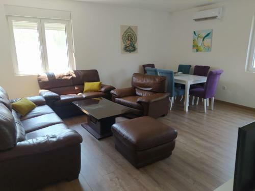 Dvosoban Apartman Aleka