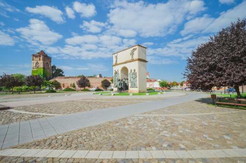 Villa Beautiful Homes With Private Yard, Bath And Free Parking