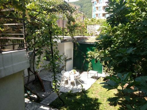 Hostal The Quiet Garden Budva