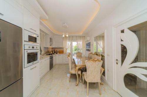 Superb Villa With Pool Hamam And Sauna In Antalya