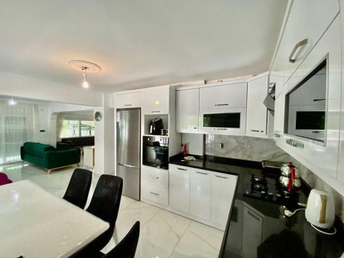 Luxery Villa With 3 Bedrooms