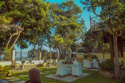 Hotel Cwezi By The Lake