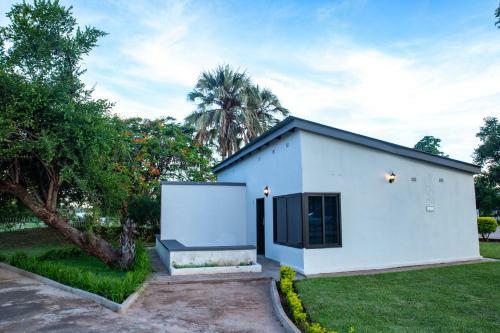 Hotel Zambezi Junction Lodge