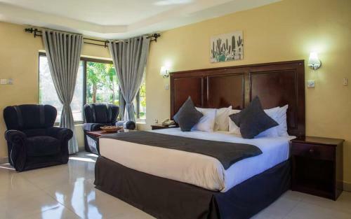 Hotel Zambezi Junction Lodge