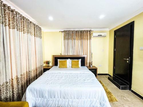 Eleven Apartments Agidingbi