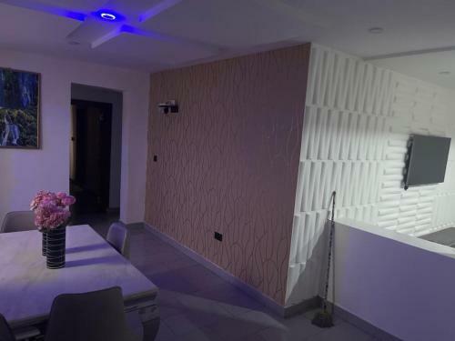 2 Bedroom Apartments