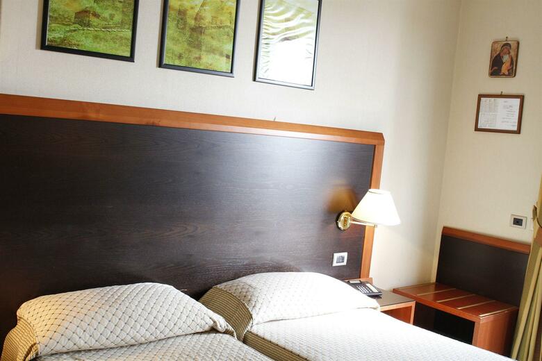 Smooth Hotel Rome West