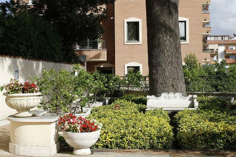 Smooth Hotel Rome West
