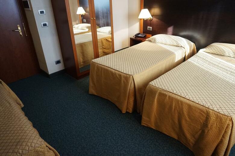 Smooth Hotel Rome West