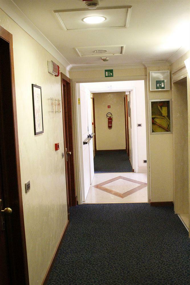 Smooth Hotel Rome West