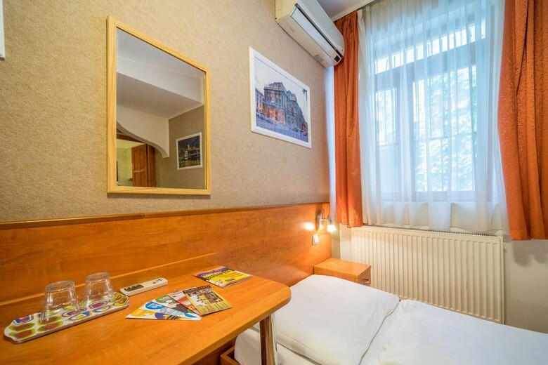 Central Green Hotel