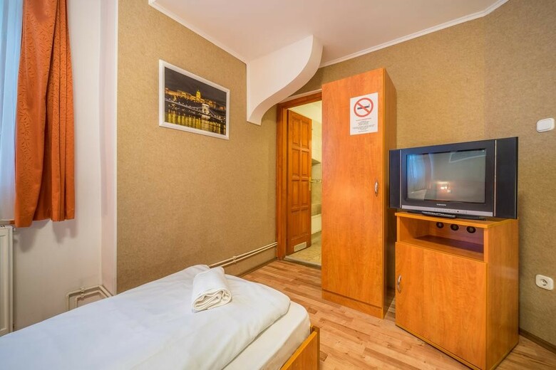 Central Green Hotel
