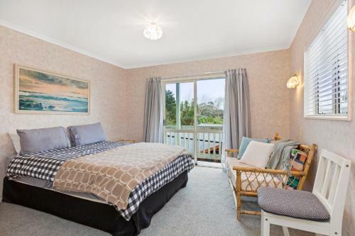 Surfs Up - Raglan Holiday Home
